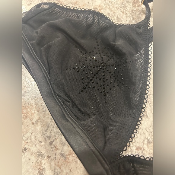 VS Black Spiderweb Bralette Black Nwt Large - Picture 3 of 10